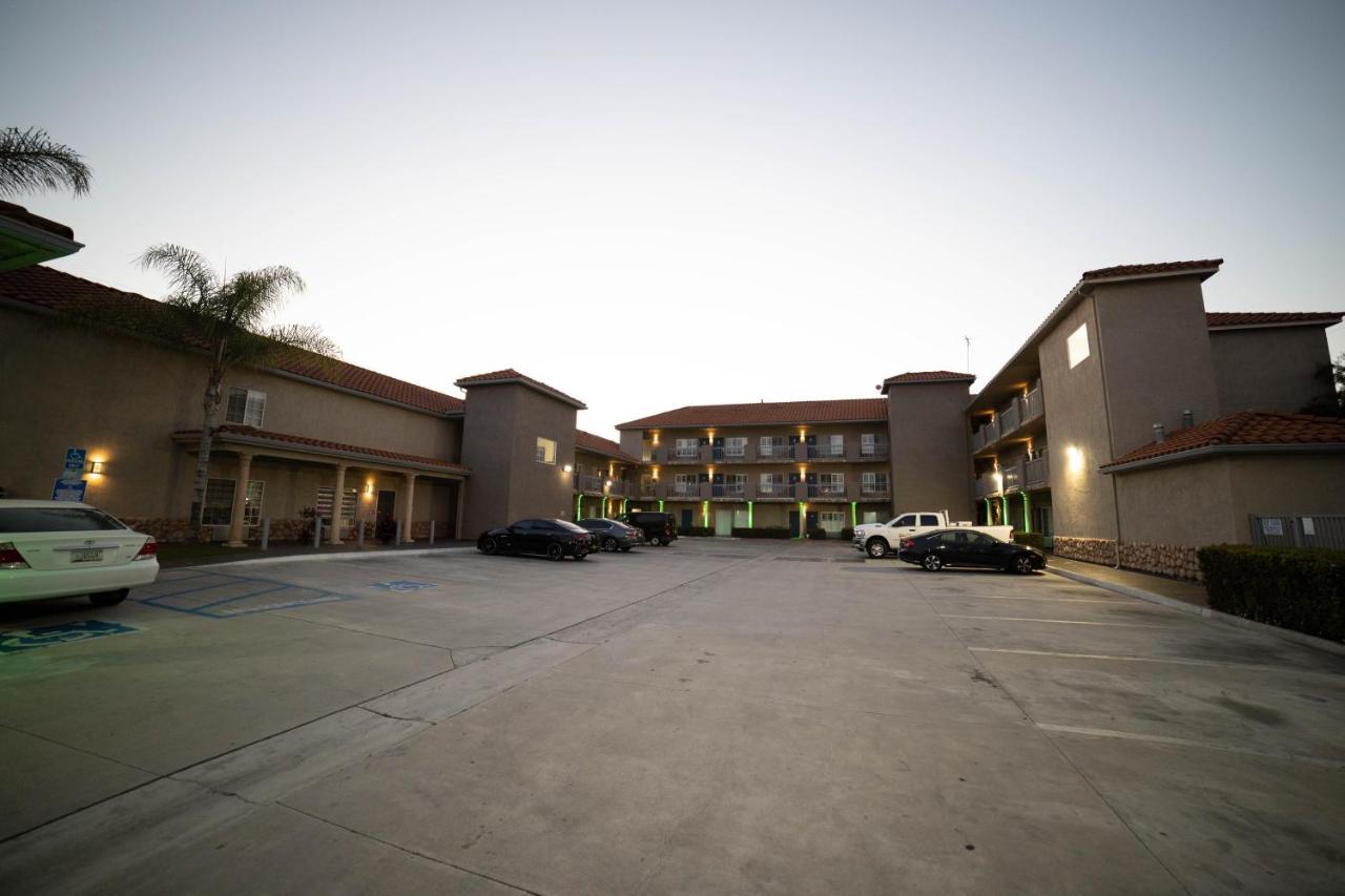 Mid City Inn & Suites Pico Rivera Exterior foto